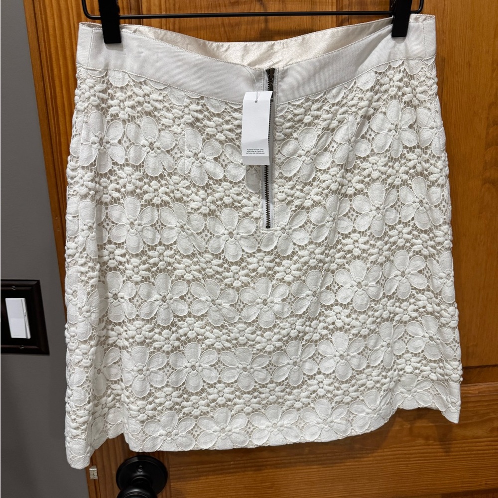 LOFT New ivory lace skirt-size 8 - Picture 2 of 9